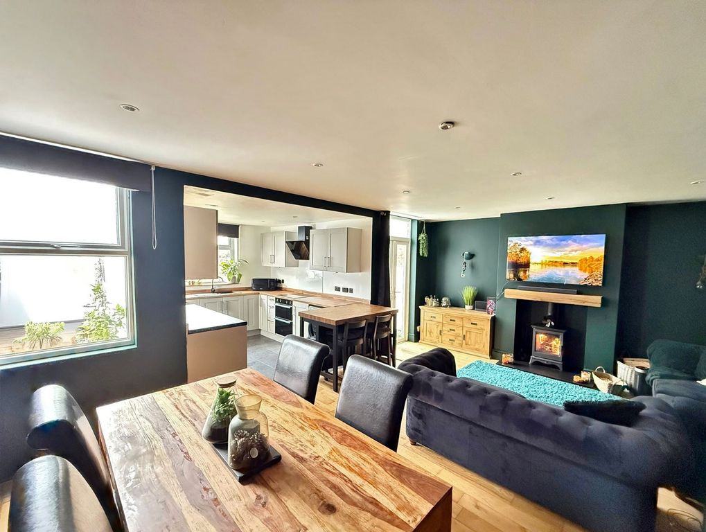 Property photo 2 of 23 Photo 27