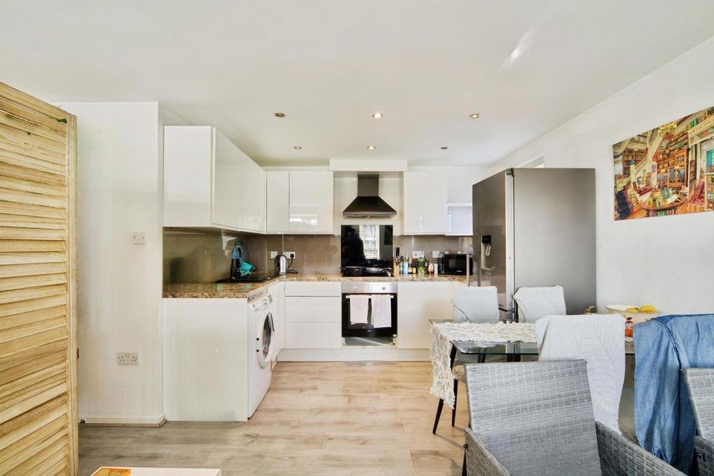 Property photo 2 of 9 Pbox-Img.Jpg