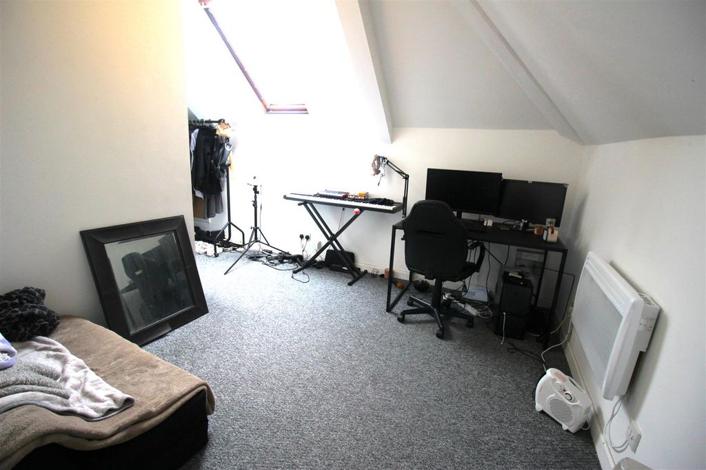 Property photo 3 of 8 Img_2141.Jpg