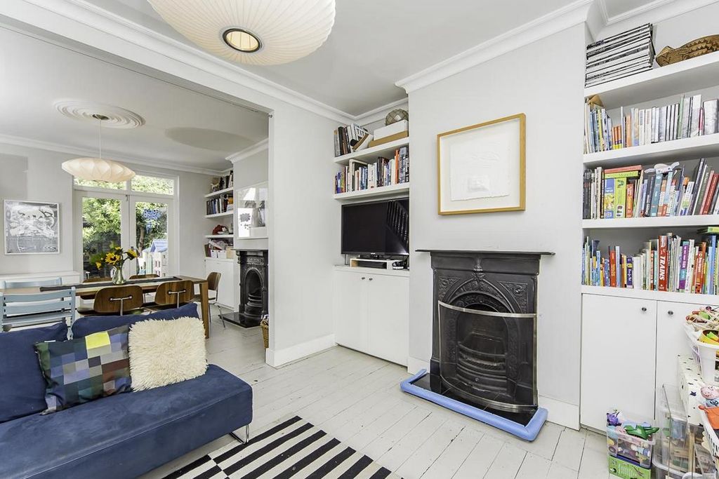 Property photo 3 of 17
