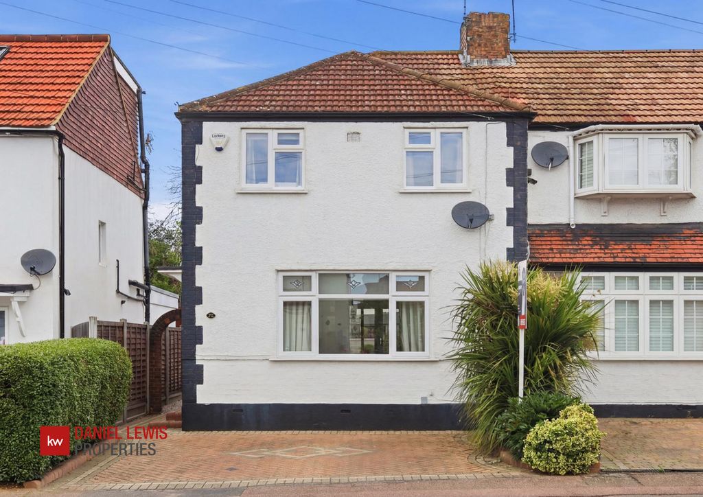 Property photo 1 of 24