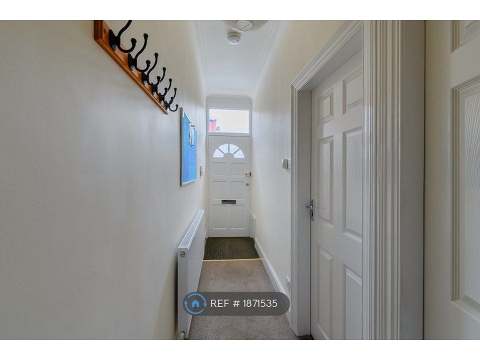 Property photo 2 of 25
