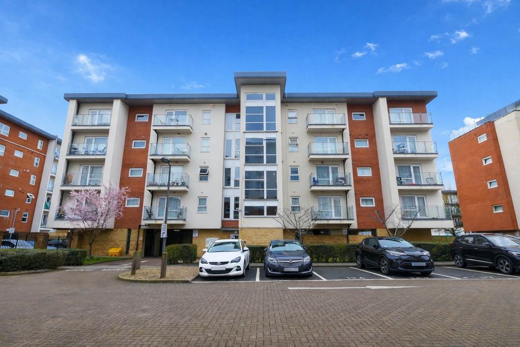 Property photo 1 of 8