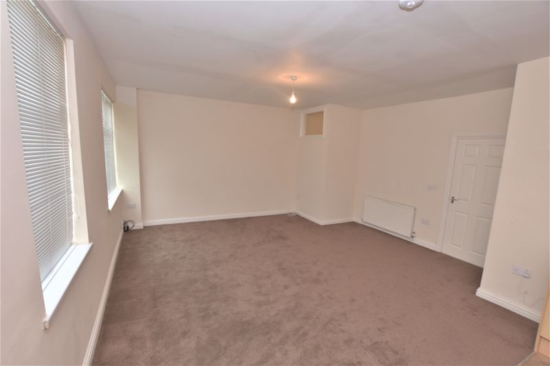 Property photo 3 of 7 Photo 7