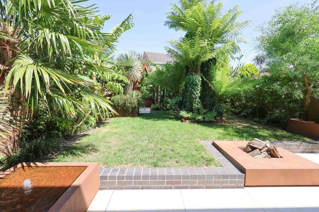Property photo 3 of 21 Garden