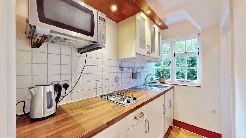 Property photo 3 of 8 Photo 5