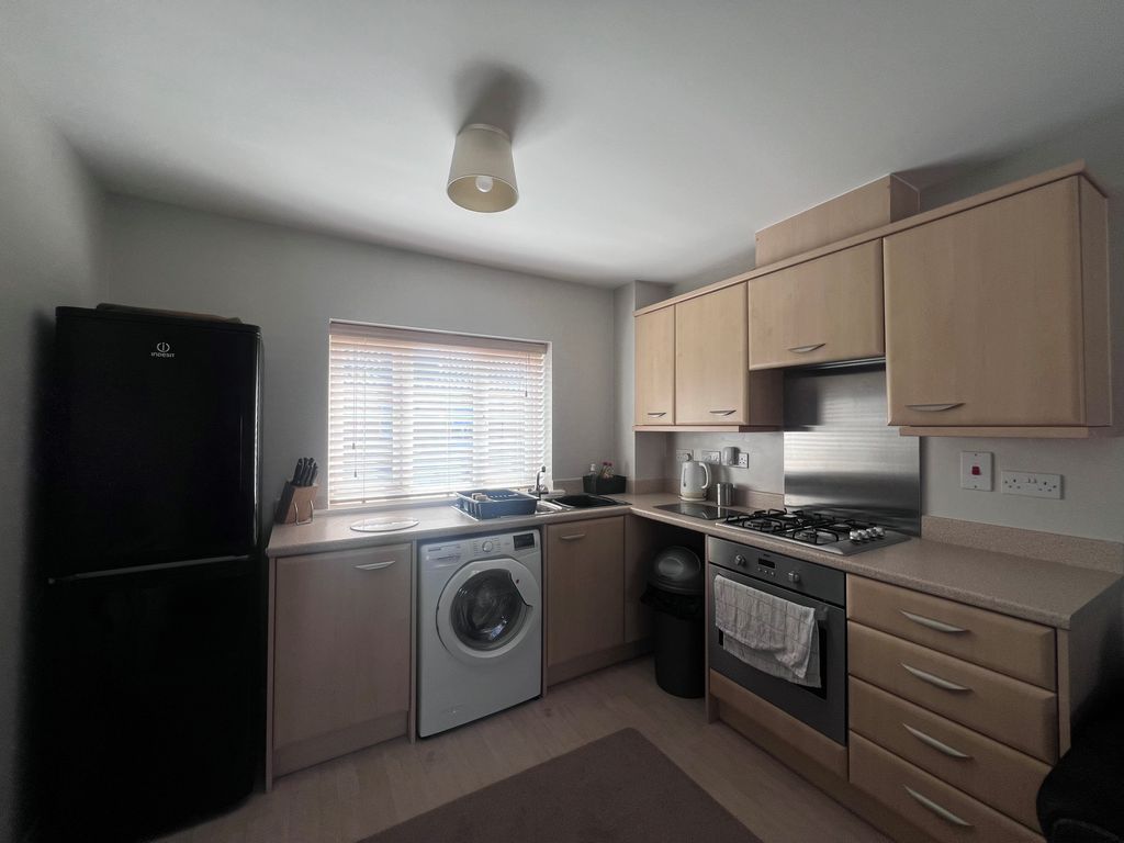 Property photo 3 of 6 Kitchen