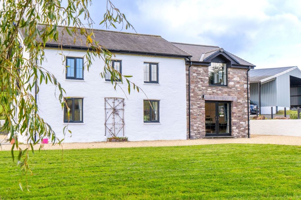 Property photo 1 of 23