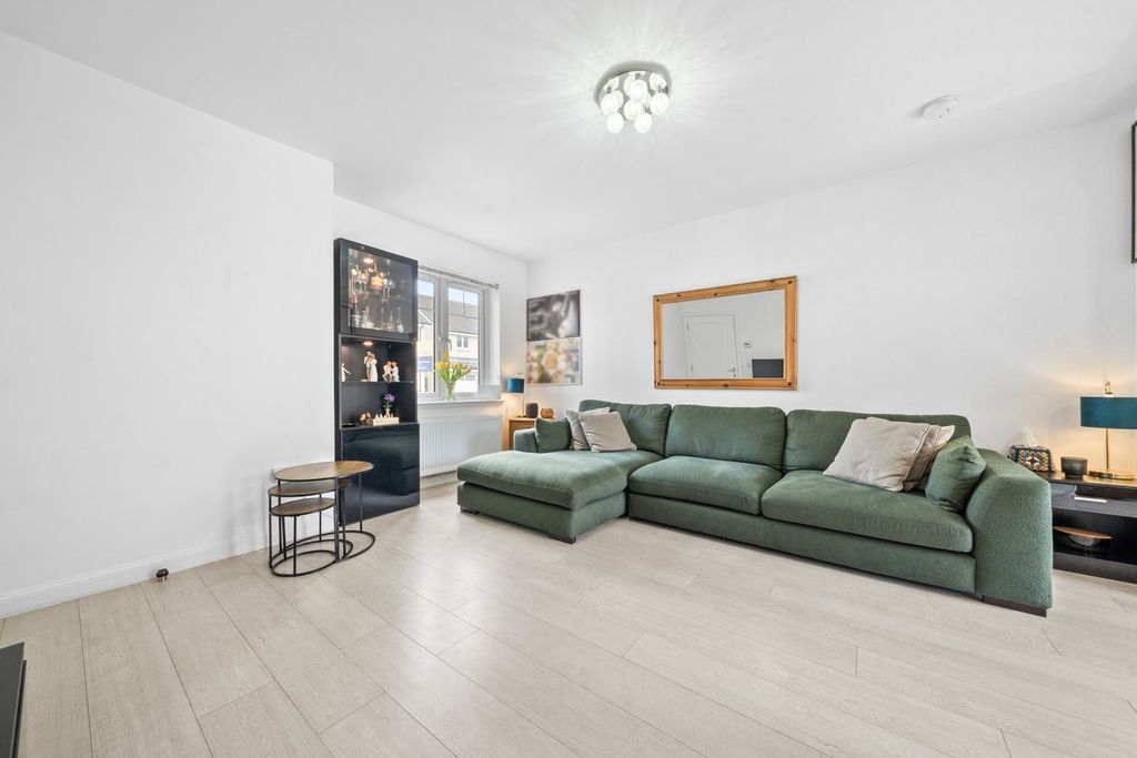 Property photo 3 of 26