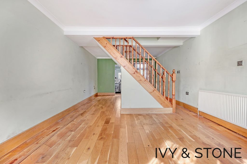 Property photo 3 of 15 4308412