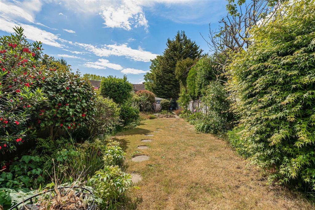 Property photo 2 of 24