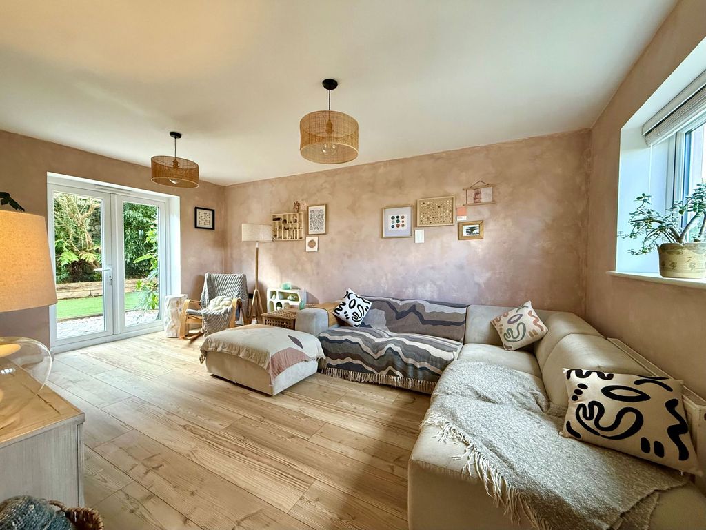 Property photo 2 of 23