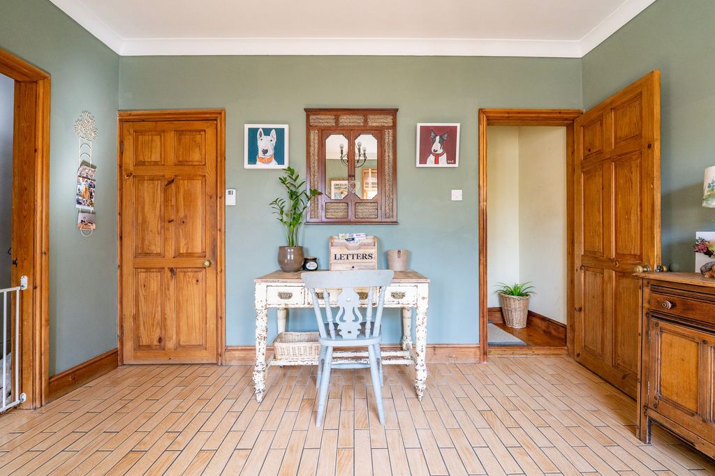 Property photo 3 of 31