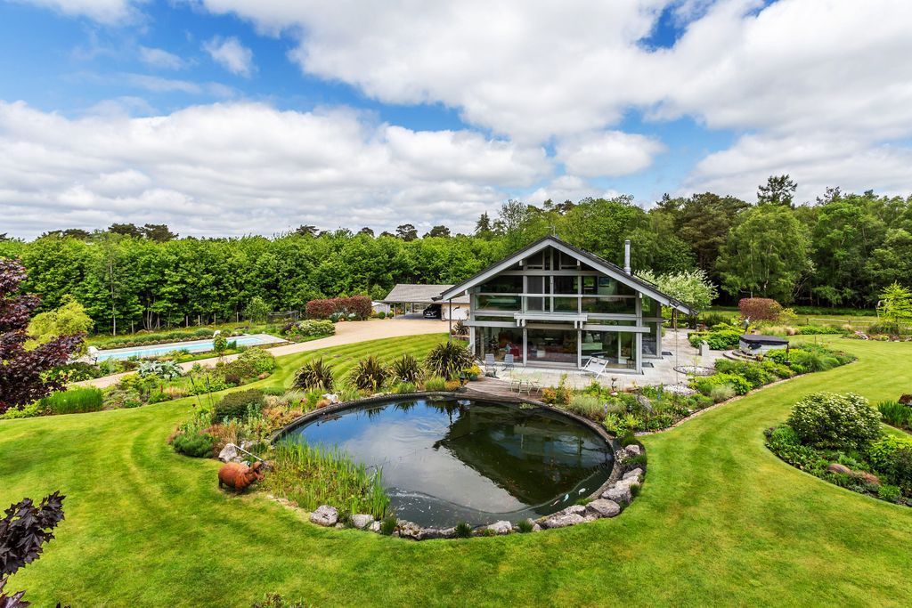 Property photo 1 of 52 House. Partnership