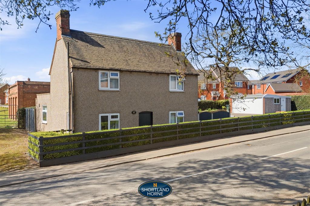 Property photo 1 of 34 The Hollies, Bennetts Rd North (7 Of 38).Jpg