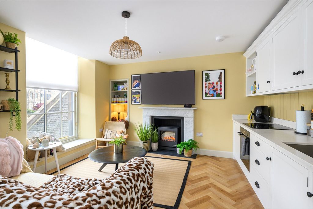 Property photo 3 of 11 Stiing Room