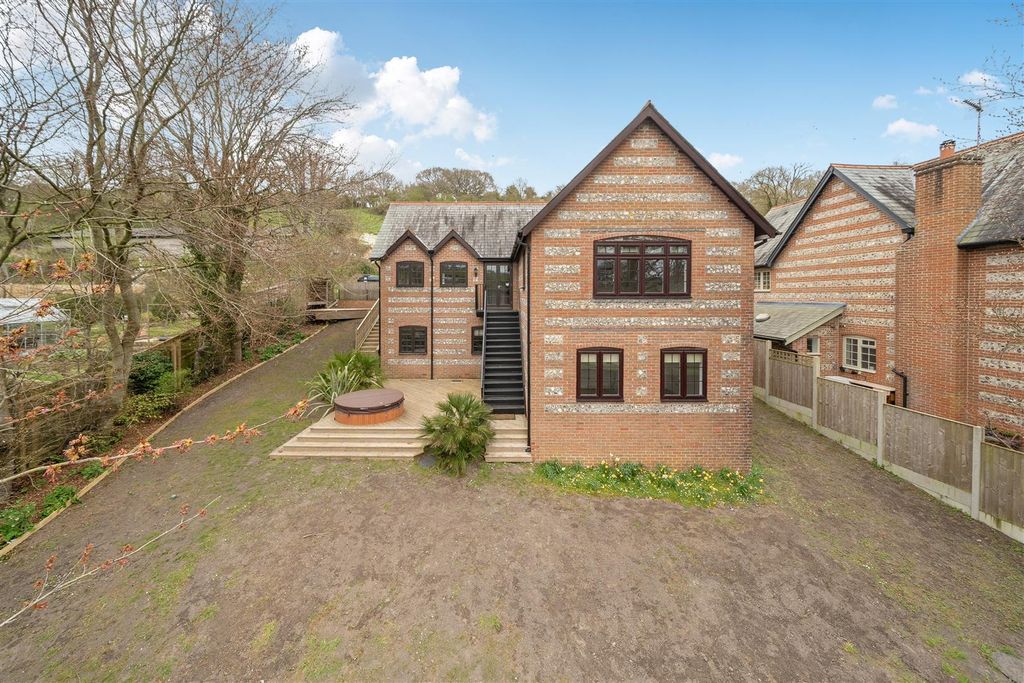 Property photo 1 of 20 Elevated Rear Aspect