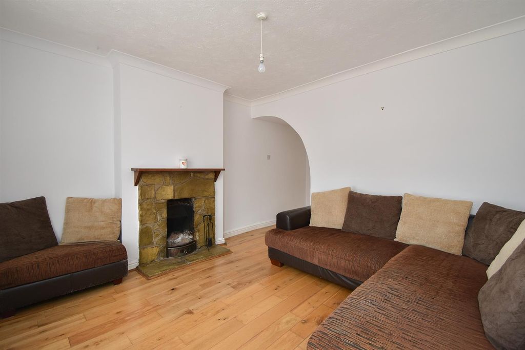 Property photo 3 of 18 Living Room
