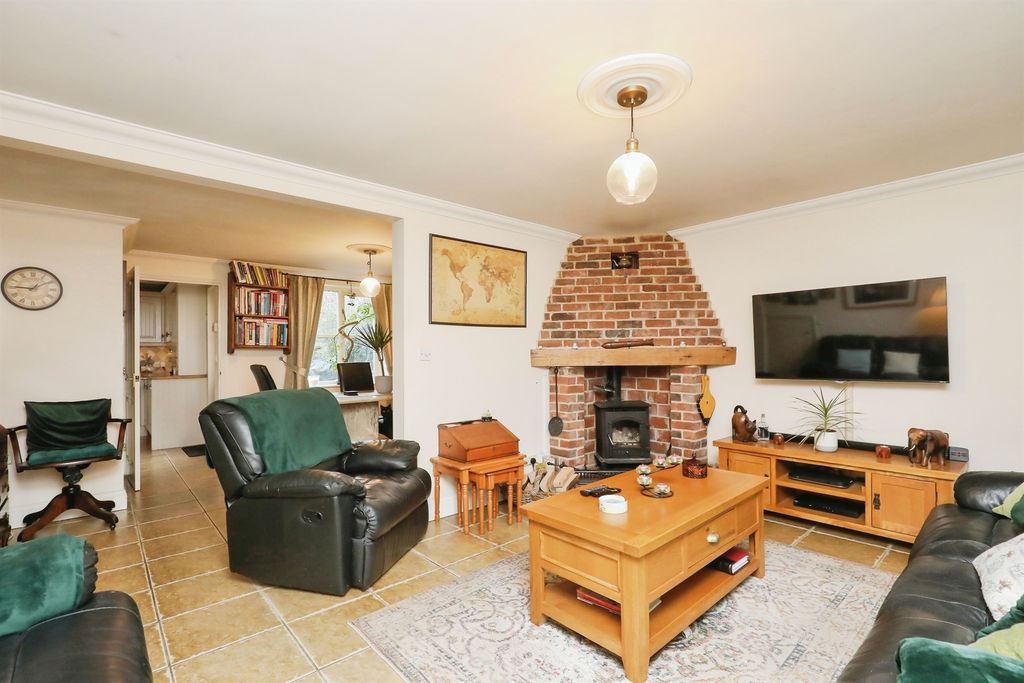 Property photo 3 of 17