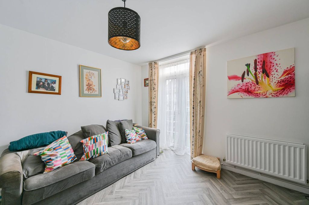 Property photo 3 of 9