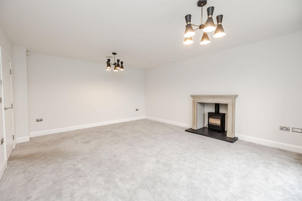 Property photo 3 of 34 Living Room