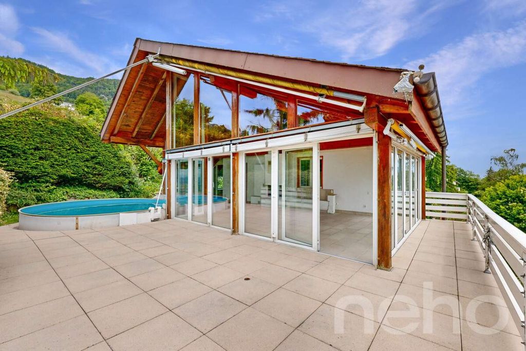 Property photo 2 of 13