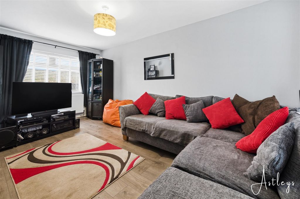 Property photo 2 of 11 Lounge/Dining Room