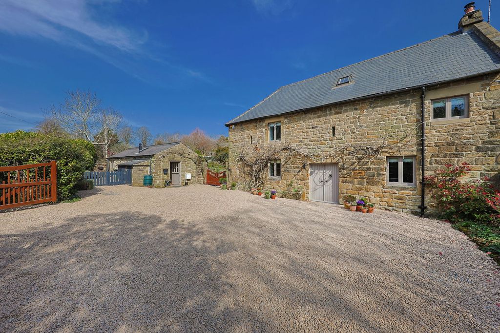 Property photo 2 of 37