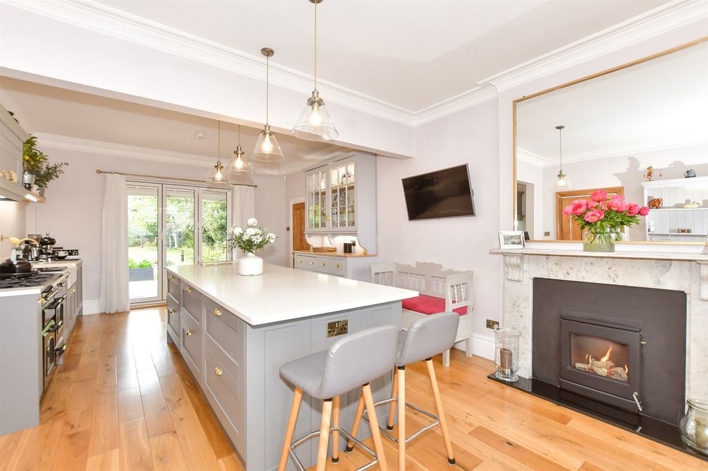 Property photo 3 of 19 Kitchen/Diner