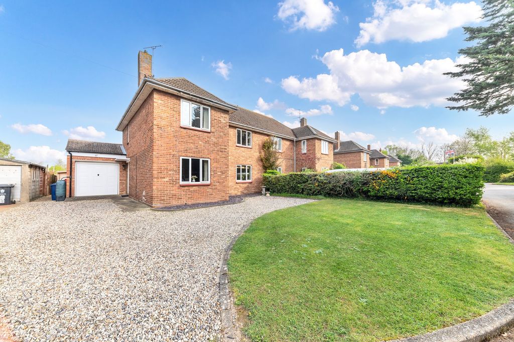 Property photo 1 of 27