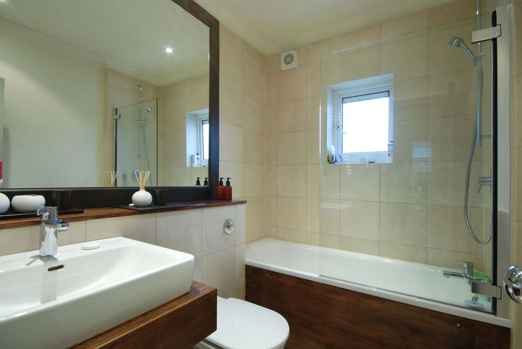 Property photo 3 of 4