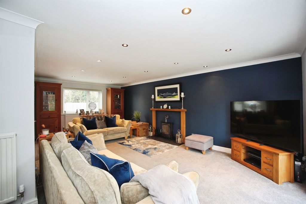 Property photo 3 of 34