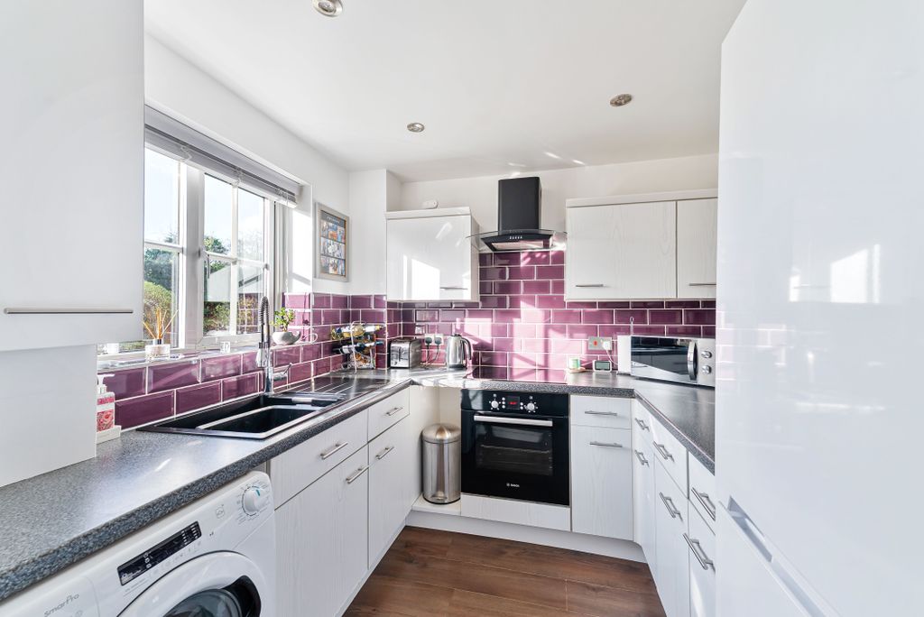 Property photo 3 of 25 Gallery