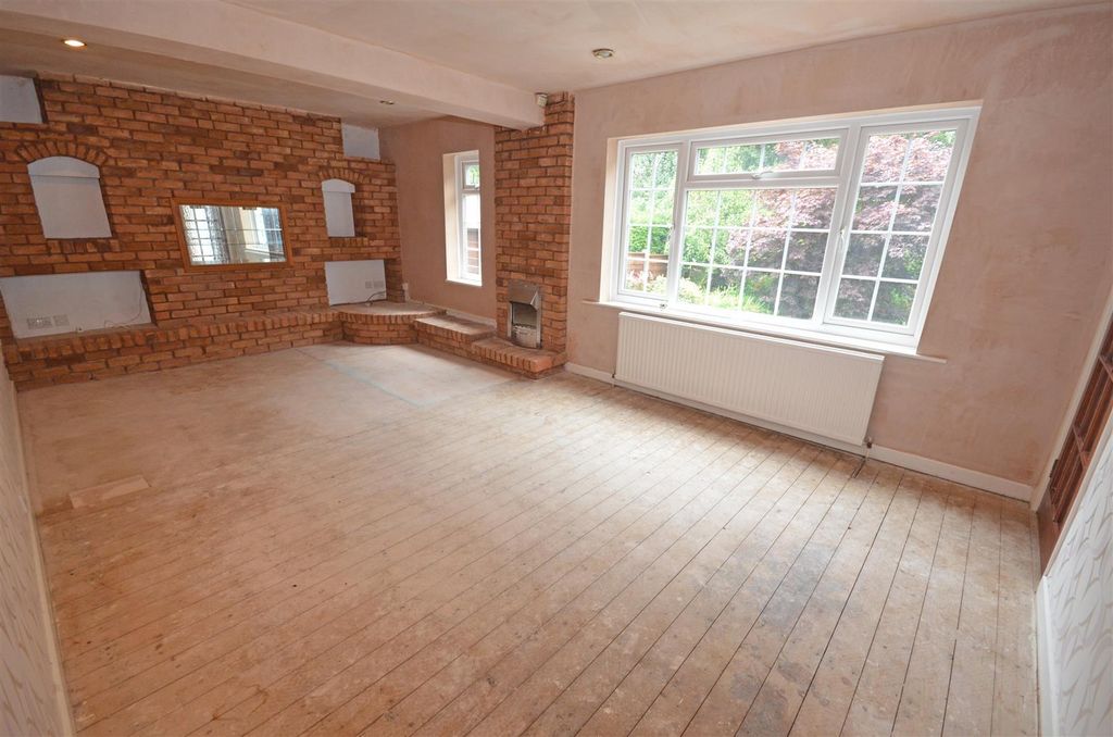 Property photo 2 of 32 01A.Jpg