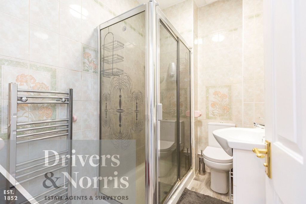 Property photo 3 of 6 Picture No. 10