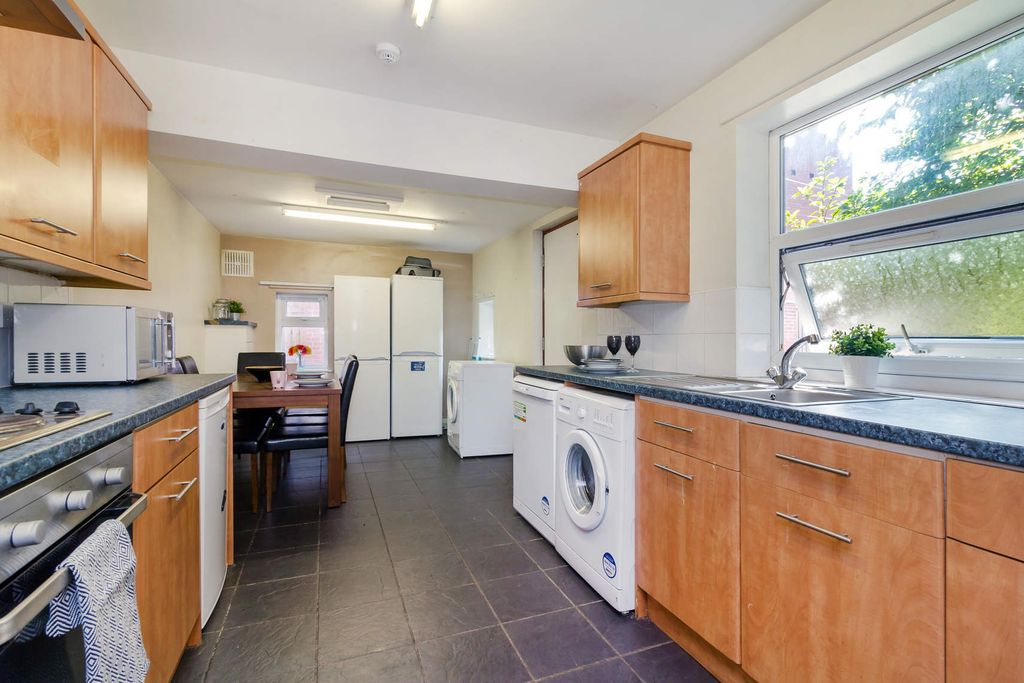 Property photo 3 of 20 Property Photo