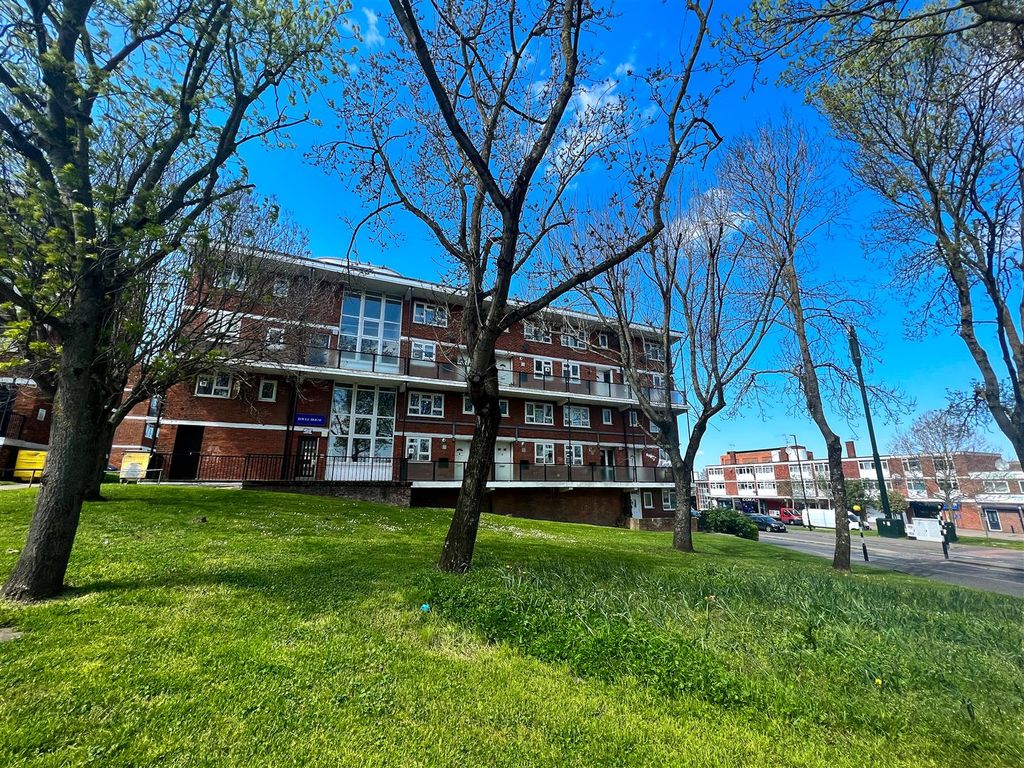 Property photo 1 of 9 Front