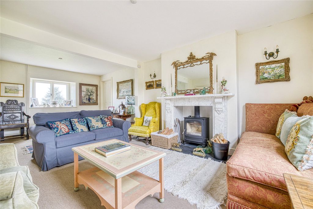 Property photo 2 of 41 Sitting Room