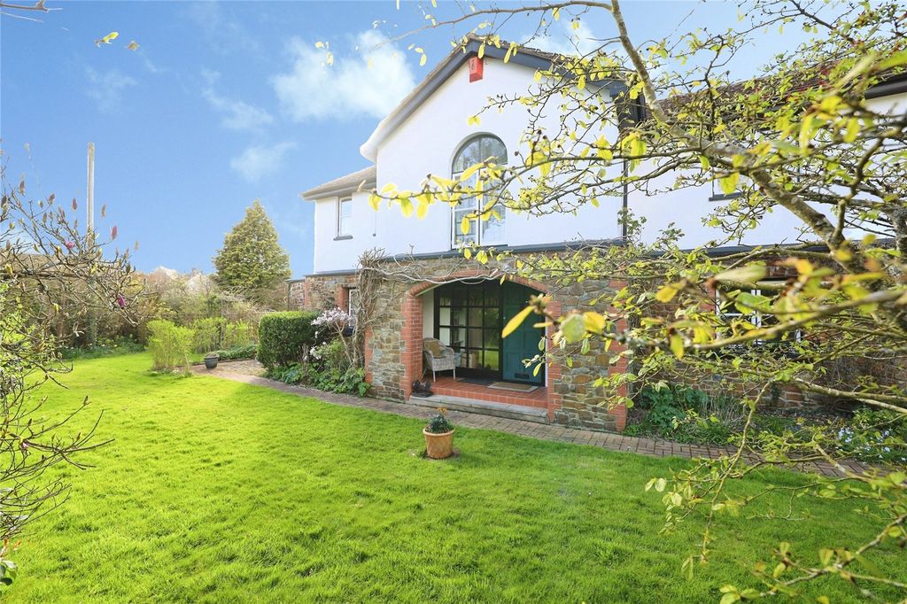 Property photo 2 of 25 Picture No. 34