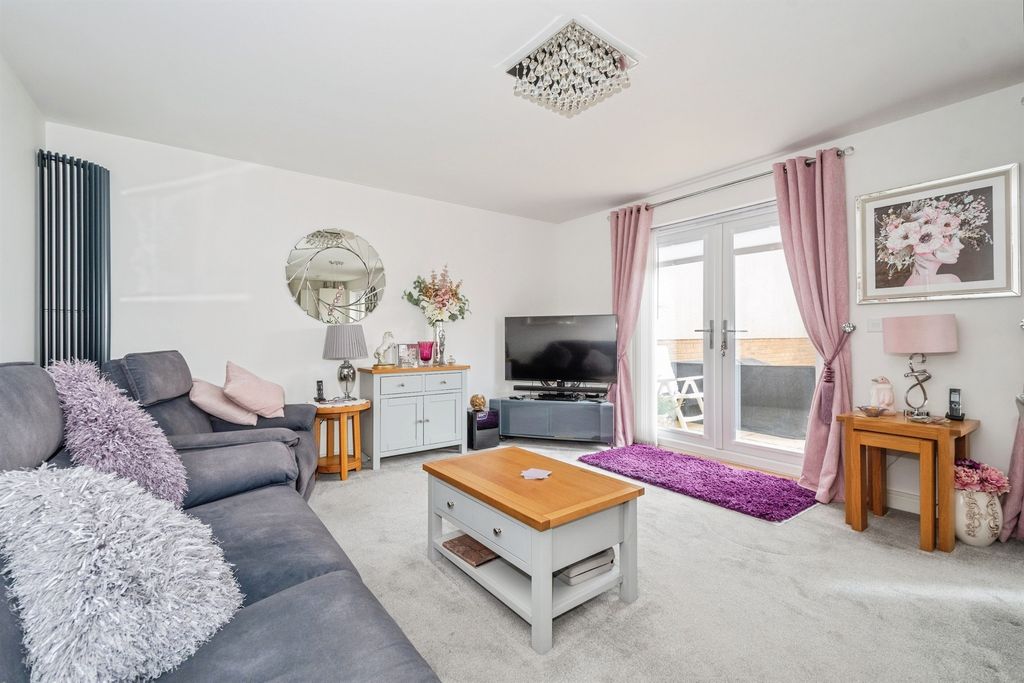 Property photo 2 of 20