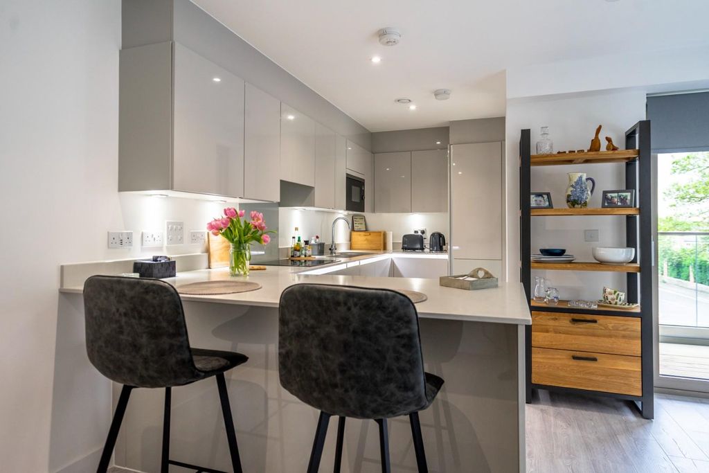 Property photo 2 of 14 Kitchen