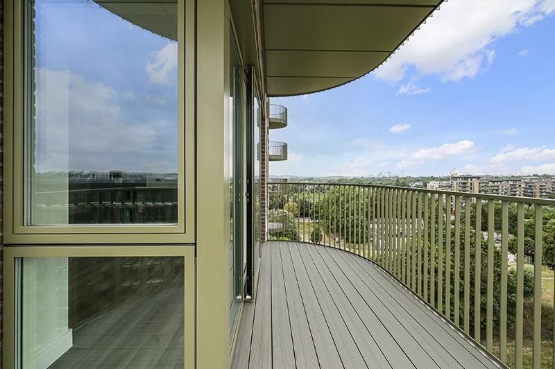 Property photo 3 of 14 Cairncross House, 908  (2).Jpg