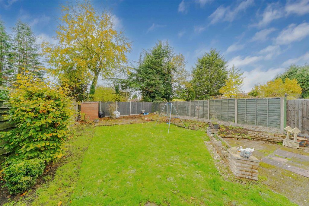 Property photo 2 of 27 Garden