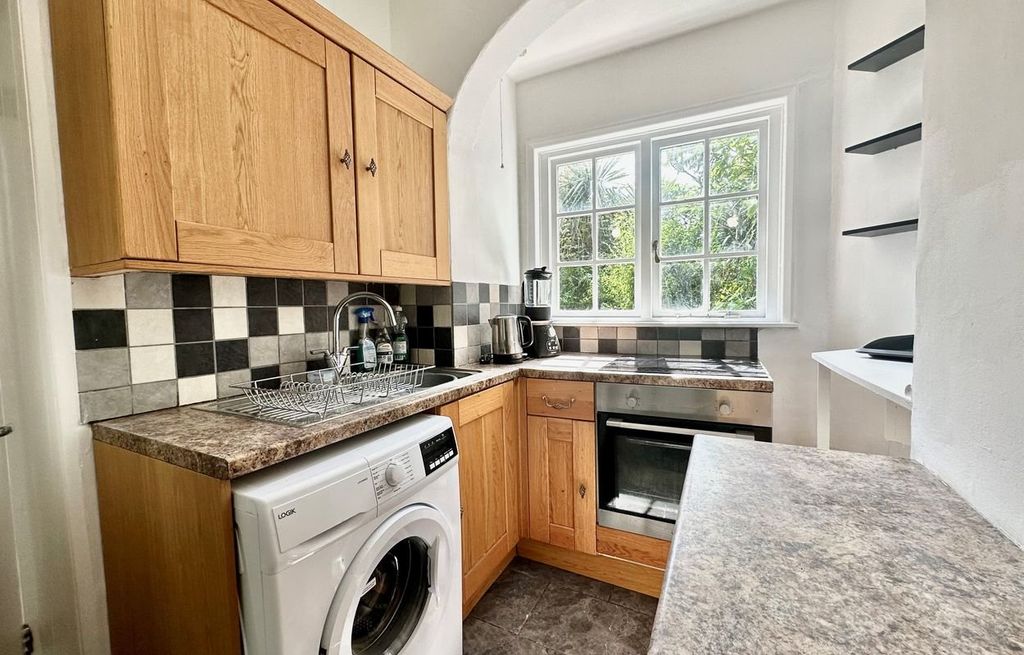 Property photo 3 of 7 Picture 3