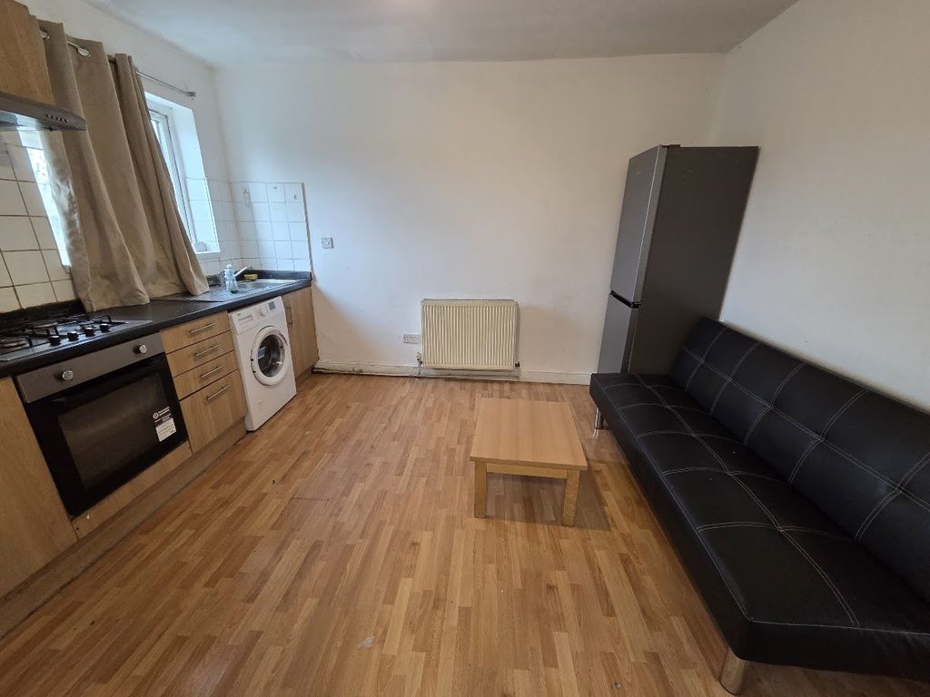 Property photo 2 of 5 Gallery