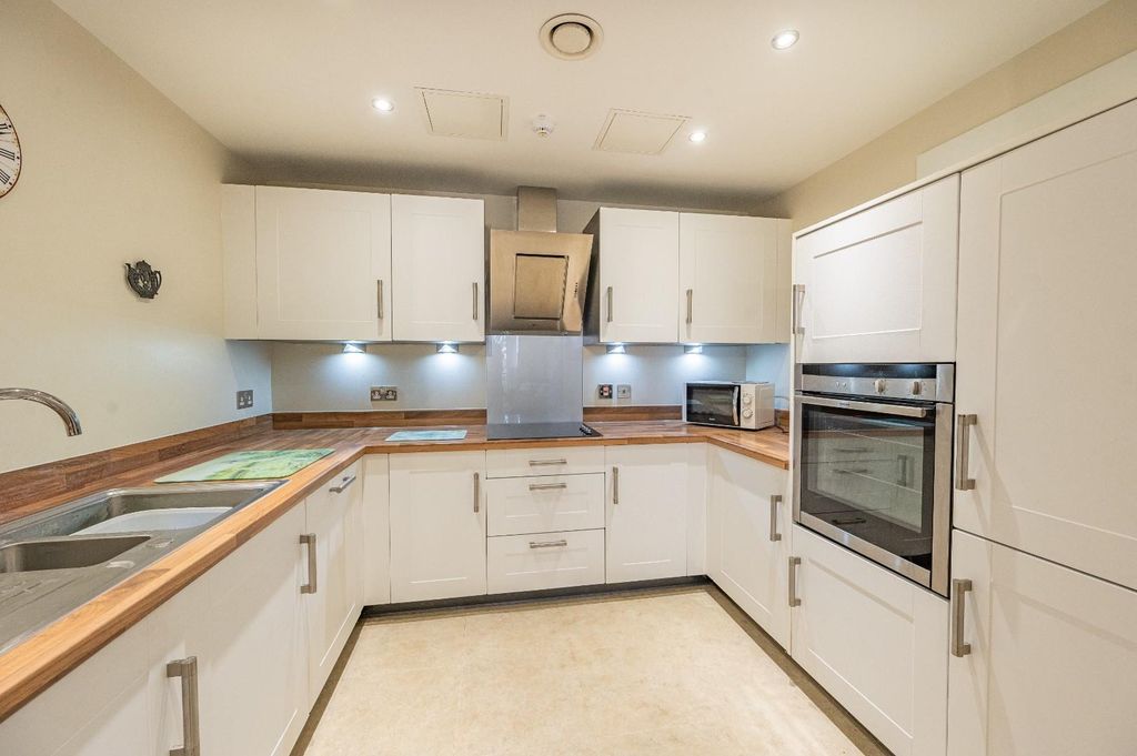 Property photo 2 of 15 Kitchen