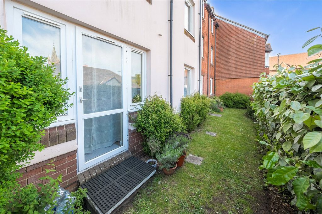 Additional image 7 of 1 bed flat for saleCharles Street, Petersfield, Hampshire GU32