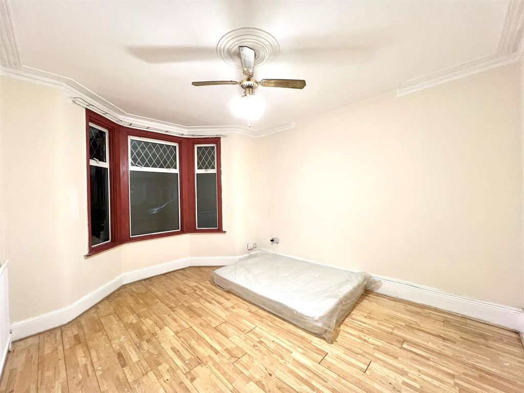 Property photo 3 of 9 Whatsapp Image 2025-12-18 At 09.59.26 (3).Jpeg