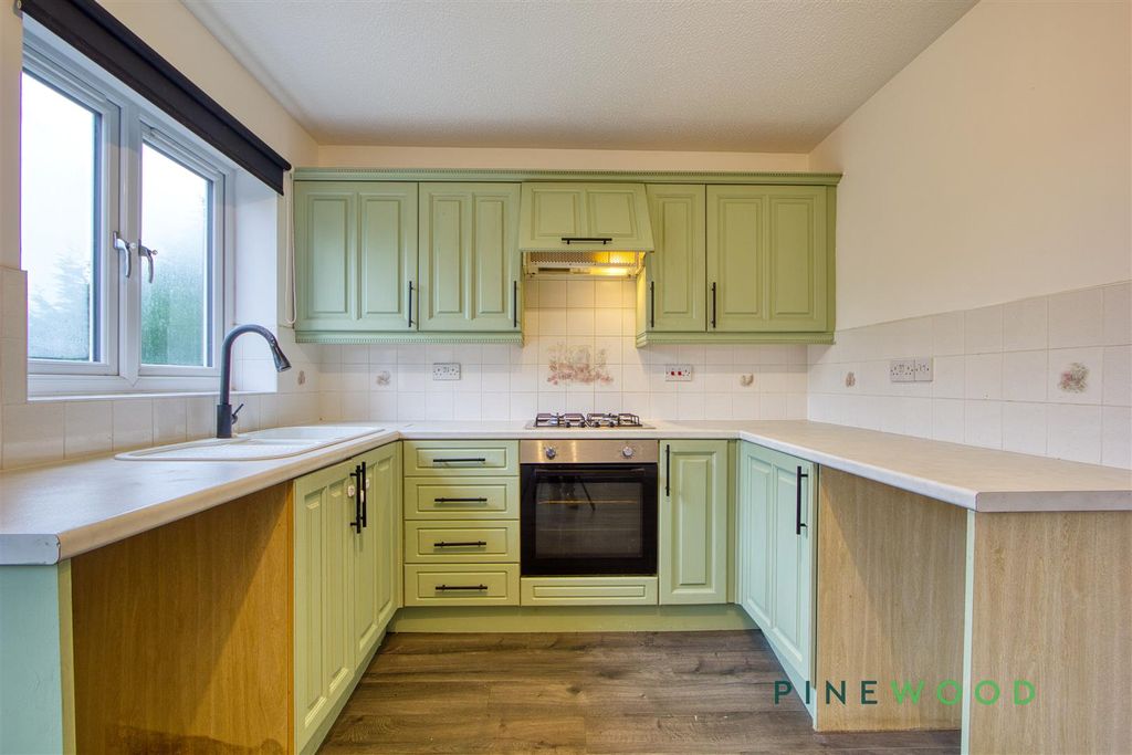 Property photo 2 of 21 Kitchen / Diner