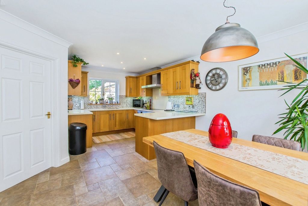 Property photo 3 of 20 Picture No. 10